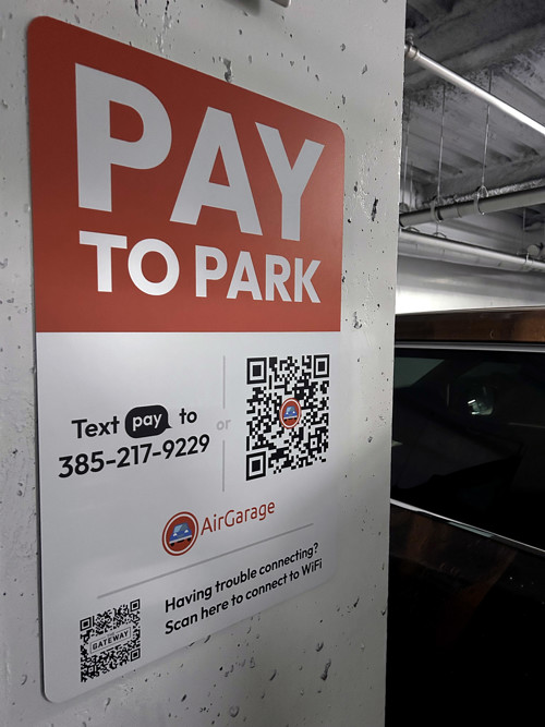 ,fft' THE GATEWAY pay AirGarage Having froub/e connecfing? Scan here fo connecffo WiFi